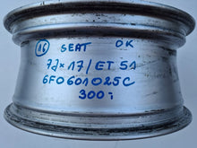 Laden Sie das Bild in den Galerie-Viewer, 1x Alufelge 17 Zoll 7.0&quot; 5x100 51ET Silber 6F0601025C Seat Rim Wheel