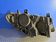 Laden Sie das Bild in den Galerie-Viewer, Frontscheinwerfer Mercedes-Benz Sprinter A9109060000 Links Headlight