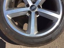 Load image into Gallery viewer, 1x Alufelge 18 Zoll 9.0&quot; 5x112 52ET Glanz Silber 8J0601025 Audi Rim Wheel