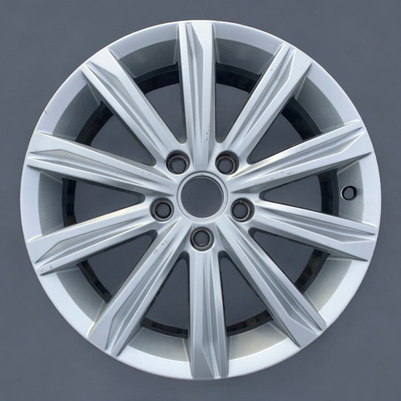 1x Alufelge 17 Zoll 6.5" 5x112 52ET Glanz Silber 5TA601025 VW Touran Rim Wheel