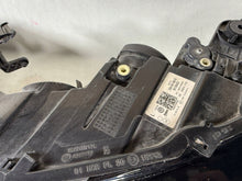 Load image into Gallery viewer, Frontscheinwerfer VW T-Roc 2GA941005B 90136432 Ein Stück (Rechts oder Links) SCH2804386622rr