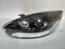 Laden Sie das Bild in den Galerie-Viewer, Frontscheinwerfer Renault Megane III 260601781R Ein Stück (Rechts oder Links) SCH2700735573iq