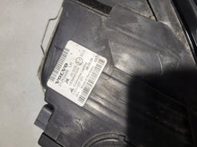Laden Sie das Bild in den Galerie-Viewer, Frontscheinwerfer Volvo S40 31265698 Xenon Links Scheinwerfer Headlight SCH3096448172im