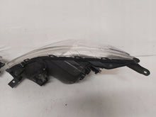 Laden Sie das Bild in den Galerie-Viewer, Frontscheinwerfer Mitsubishi Space Star Ein Satz Scheinwerfer Headlight