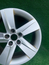 Laden Sie das Bild in den Galerie-Viewer, 1x Alufelge 16 Zoll 7.0" 5x100 46ET Glanz Grau 6V0601025 Mg Fabia Iii Rim Wheel FEL6285002936ae