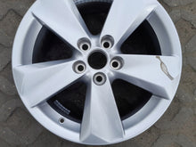 Load image into Gallery viewer, 1x Alufelge 17 Zoll 7.0" 5x114.3 35ET Glanz Silber PZ406-X3671-ZC Lexus FEL5459272980il