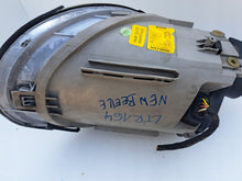 Load image into Gallery viewer, Frontscheinwerfer VW New Rechts Scheinwerfer Headlight SCH7702067033wc