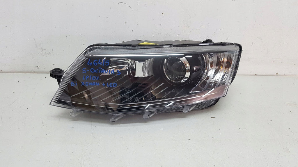 Frontscheinwerfer Skoda Octavia III 130702425800 LED Links Headlight SCH8156417900yh