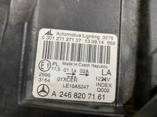 Laden Sie das Bild in den Galerie-Viewer, Frontscheinwerfer Mercedes-Benz W246 A2468207161 Xenon Links Headlight SCH4969033881pe