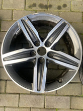 Load image into Gallery viewer, 1x Alufelge 17 Zoll 7.5" 5x120 6855091 BMW F45 F46 Rim Wheel FEL6493824132ne