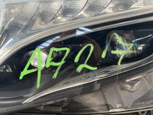 Laden Sie das Bild in den Galerie-Viewer, Frontscheinwerfer Mercedes-Benz Vito W447 A4479069700 Links Headlight SCH3501044574fn