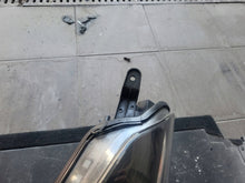 Laden Sie das Bild in den Galerie-Viewer, Frontscheinwerfer Toyota Yaris Links Scheinwerfer Headlight