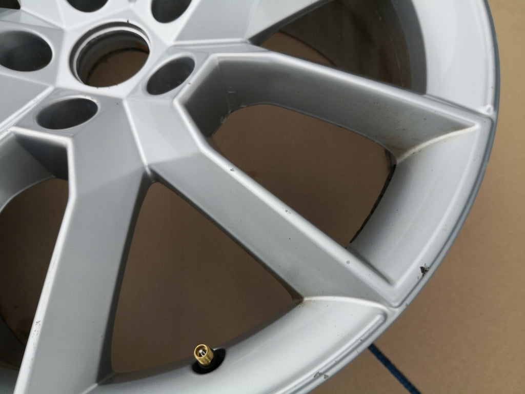 1x Alufelge 18 Zoll 7.5" 5x112 51ET Glanz Silber 5E0601025 Skoda Octavia Iii