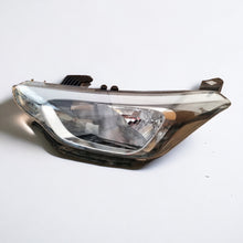 Laden Sie das Bild in den Galerie-Viewer, Frontscheinwerfer Hyundai I20 II 92101C8000 92101-C8000 Halogen Links Headlight