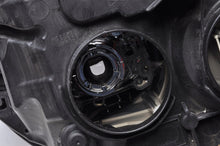 Laden Sie das Bild in den Galerie-Viewer, Frontscheinwerfer Ford Focus 8M51-13D155-CD Xenon Links Scheinwerfer Headlight SCH2873751602xs