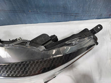 Load image into Gallery viewer, Frontscheinwerfer Toyota Yaris EUK0-8 Links Scheinwerfer Headlight SCH9634445332xp
