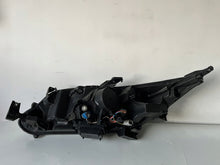 Laden Sie das Bild in den Galerie-Viewer, Frontscheinwerfer Mitsubishi Eclipse Cross W3153 Full LED Rechts Headlight