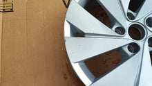 Load image into Gallery viewer, 1x Alufelge 17 Zoll 6.5&quot; 5x112 46ET 5H0601025B VW Golf Viii Rim Wheel