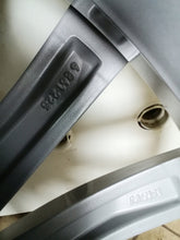Load image into Gallery viewer, 1x Alufelge 19 Zoll 8.5" 5x120 25ET 6861225 BMW 6 F06 Rim Wheel FEL8123505373ob