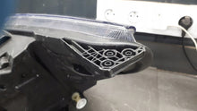 Laden Sie das Bild in den Galerie-Viewer, Frontscheinwerfer Ford Focus Rechts Scheinwerfer Headlight SCH7725280162bn