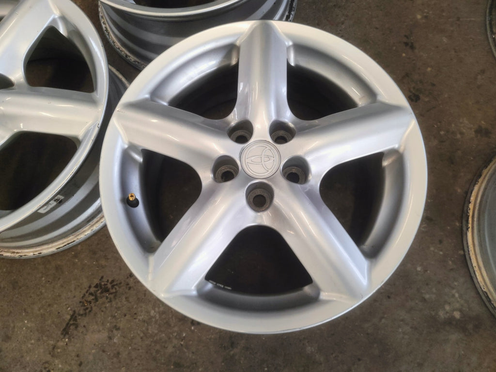 1x Alufelge 16 Zoll 6.5" 5x100 39ET Silber 54031001 Toyota Rim Wheel FEL8112655719lr