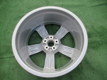 Load image into Gallery viewer, 1x Alufelge 20 Zoll 9.0" 5x112 38ET Glanz Silber 4KE601025S Audi E Tron E-Tron FEL5140696223ta