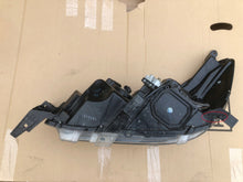 Load image into Gallery viewer, Frontscheinwerfer Toyota Hilux LED Rechts Scheinwerfer Headlight SCH7641181543hs