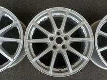 Load image into Gallery viewer, 1x Alufelge 17 Zoll 7.0" 5x108 45ET BJ32-10007-AE Land Rover Rim Wheel FEL2341759038js
