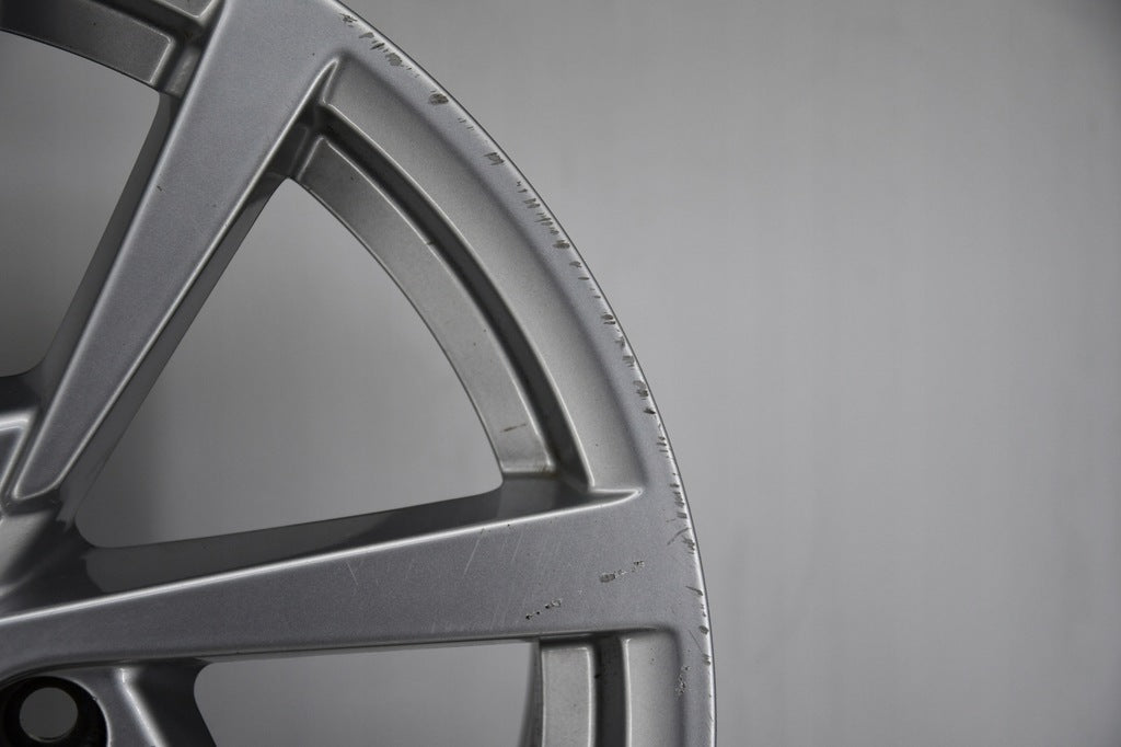 1x Alufelge 17 Zoll 7.5" 5x112 51ET Glanz Silber 8V0601025CS Audi Rim Wheel FEL2278709098gz