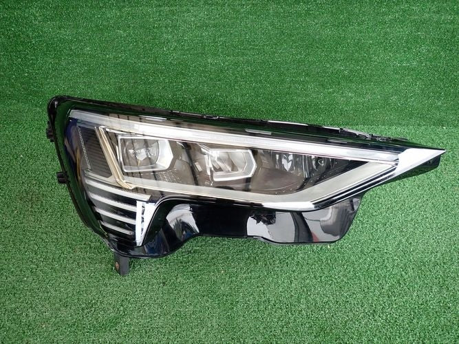 Frontscheinwerfer Audi E-Tron 4KE941040 Rechts Scheinwerfer Headlight