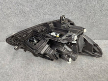 Laden Sie das Bild in den Galerie-Viewer, Frontscheinwerfer Mercedes-Benz W447 A4479068101SCZ A4479068101 LED Links SCH2121263447ar