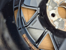 Load image into Gallery viewer, 1x Alufelge 16 Zoll 6.5&quot; 5x114.3 40ET Glanz Silber Nissan Leaf Rim Wheel