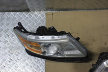 Laden Sie das Bild in den Galerie-Viewer, Frontscheinwerfer Honda Odyssey 33150SHJA51 Xenon Ein Stück (Rechts oder Links)