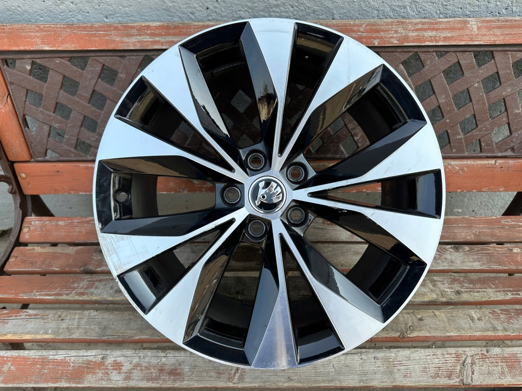 1x Alufelge 18 Zoll 8.0" 5x112 44ET Glanz Schwarz 3V0601025Q Skoda Superb Iii FEL2611444892je