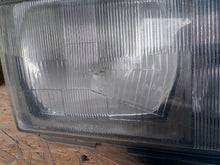 Laden Sie das Bild in den Galerie-Viewer, Frontscheinwerfer Mercedes-Benz 190 W201 2018200261 Rechts Headlight SCH3589325120rn