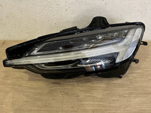 Laden Sie das Bild in den Galerie-Viewer, Frontscheinwerfer Volvo V60 II S60 III LED Links Scheinwerfer Headlight SCH9403522359gk