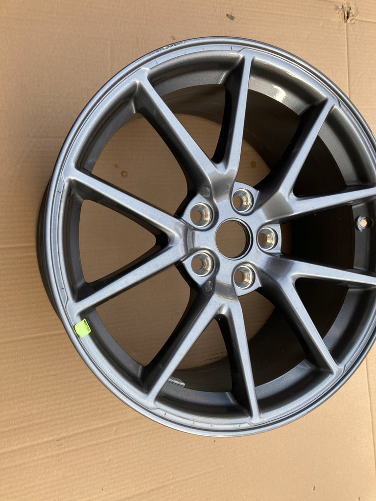 1x Alufelge 18 Zoll 8.5" 5x114.3 40ET Glanz Graphit 1044261-00-A Tesla 3 FEL8967926971kb