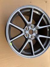 Laden Sie das Bild in den Galerie-Viewer, 1x Alufelge 18 Zoll 8.5" 5x114.3 40ET Glanz Graphit 1044261-00-A Tesla 3 FEL8967926971kb