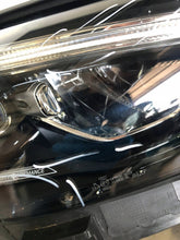 Load image into Gallery viewer, Frontscheinwerfer Mercedes-Benz W206 A2069067203 A2069067303 LED Rechts SCH6407087877zr