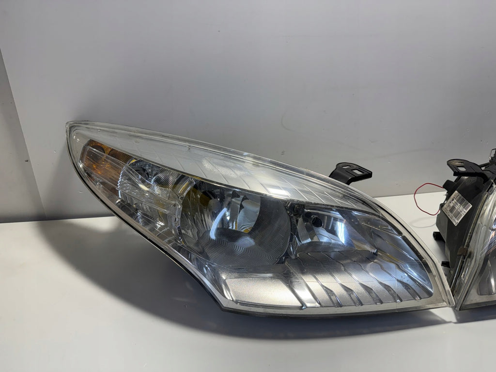 Frontscheinwerfer Renault Megane III 260607449R 260100017R Rechts oder Links SCH6740236059mm