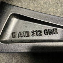 Load image into Gallery viewer, 1x Alufelge 18 Zoll 8.5" 5x112 36ET Glanz Graphit 6896768 BMW I4 Rim Wheel FEL9416714193qu