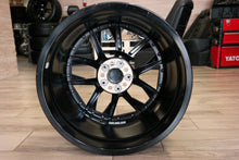 Laden Sie das Bild in den Galerie-Viewer, 1x Alufelge 20 Zoll 9.0&quot; 5x112 44ET 6895213 BMW G31 G30 Rim Wheel