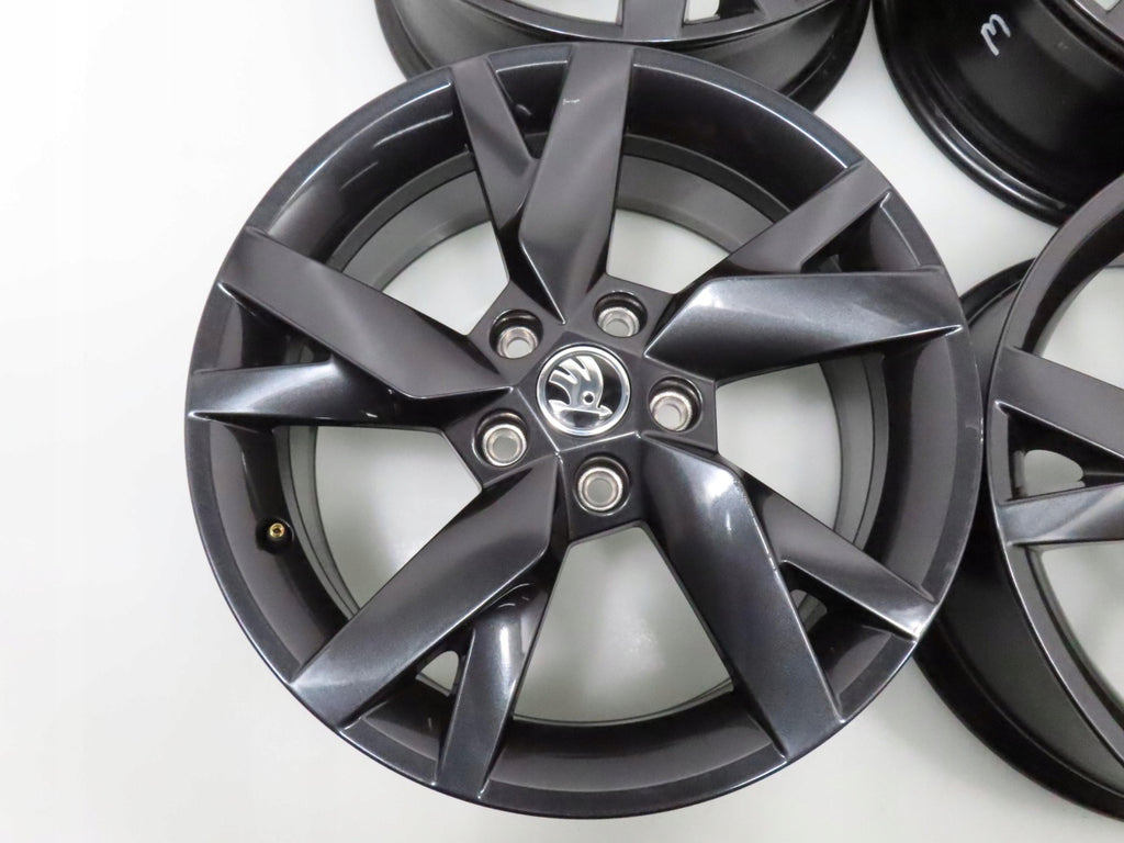 4x Alufelge 17 Zoll 6.5" 5x112 46ET Glanz Silber 5E3601025 Skoda Octavia Iv FEL5099494698dt
