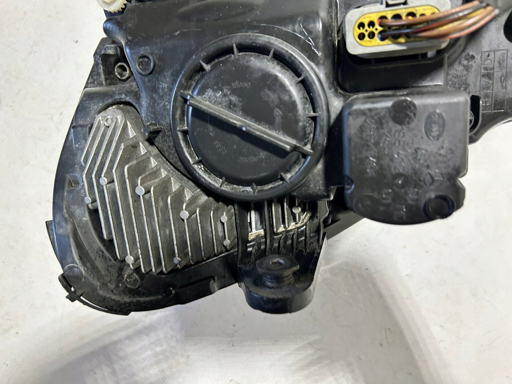 Frontscheinwerfer Mercedes-Benz W212 A2128205861 Xenon Rechts Headlight SCH9373297825yi