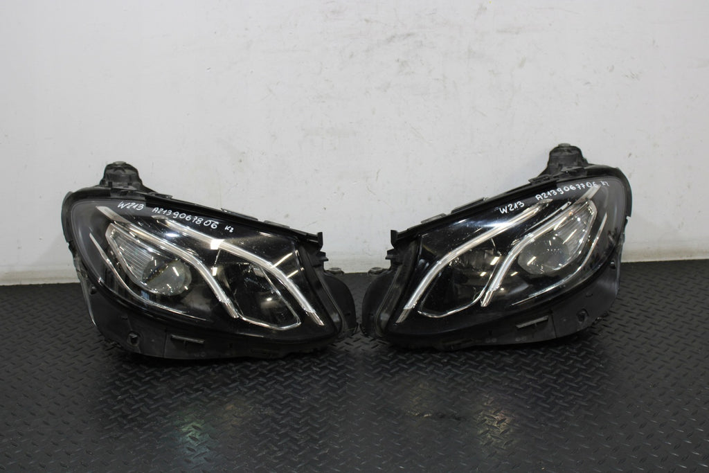 Frontscheinwerfer Mercedes-Benz W213 A2139067806 LED Rechts oder Links SCH8990701299og