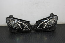 Laden Sie das Bild in den Galerie-Viewer, Frontscheinwerfer Mercedes-Benz W213 A2139067806 LED Rechts oder Links SCH8990701299og