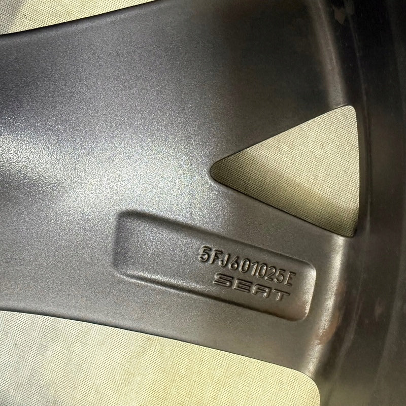 1x Alufelge 20 Zoll 8.5" 5x112 38ET Glanz Graphit 5FJ601025E Seat Rim Wheel FEL4094265587ob