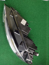 Load image into Gallery viewer, Frontscheinwerfer VW Touran 5TB941035E Links Scheinwerfer Headlight SCH9731931987lu