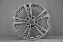 Laden Sie das Bild in den Galerie-Viewer, 1x Alufelge 18 Zoll 7.5" 5x112 51ET Glanz Silber 8V0601025BL Audi A3 Rim Wheel FEL4444941637oa