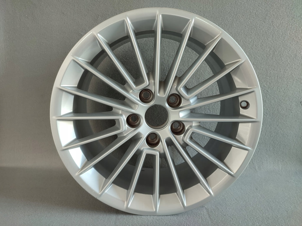 1x Alufelge 17 Zoll 8.0" 5x112 46ET 8V0601025B Audi A3 Rim Wheel